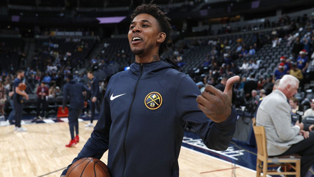 形成至少两 形成至少两