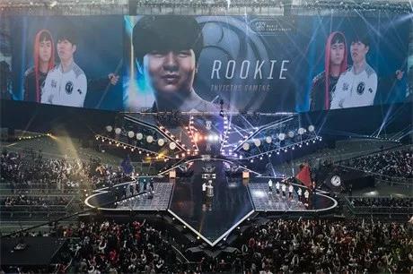 或利用球场 或利用球场